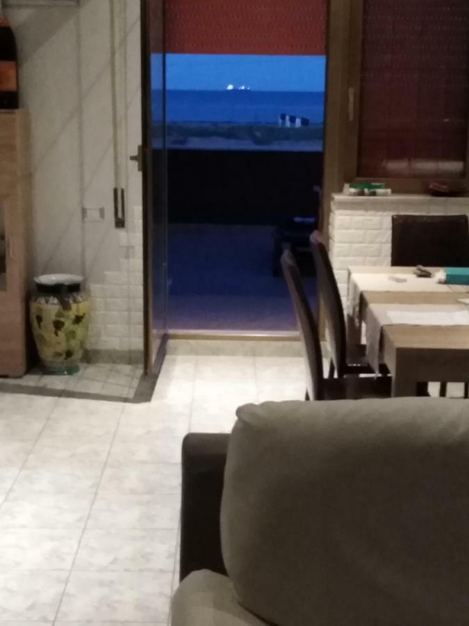 Bb Fly And Beach Fiumicino Exterior photo