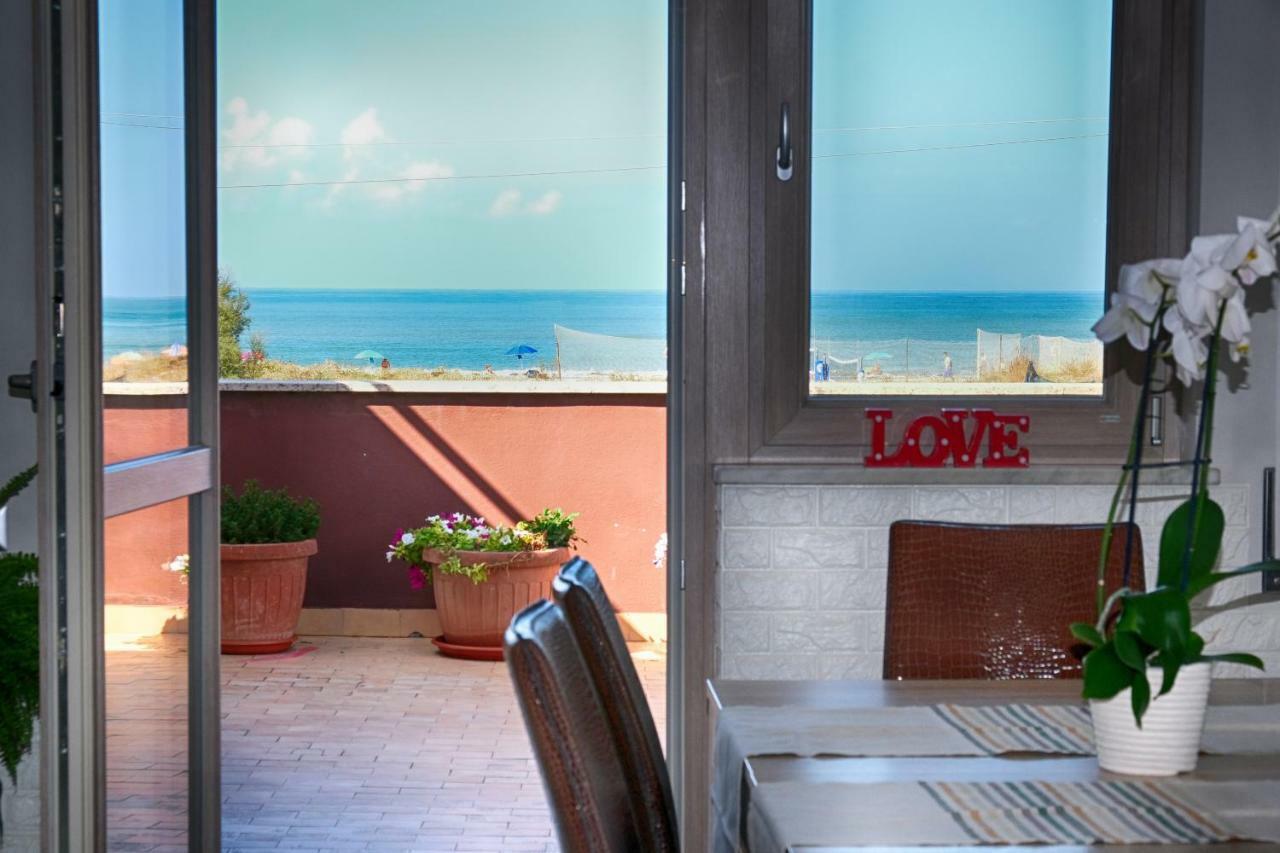 Bb Fly And Beach Fiumicino Exterior photo