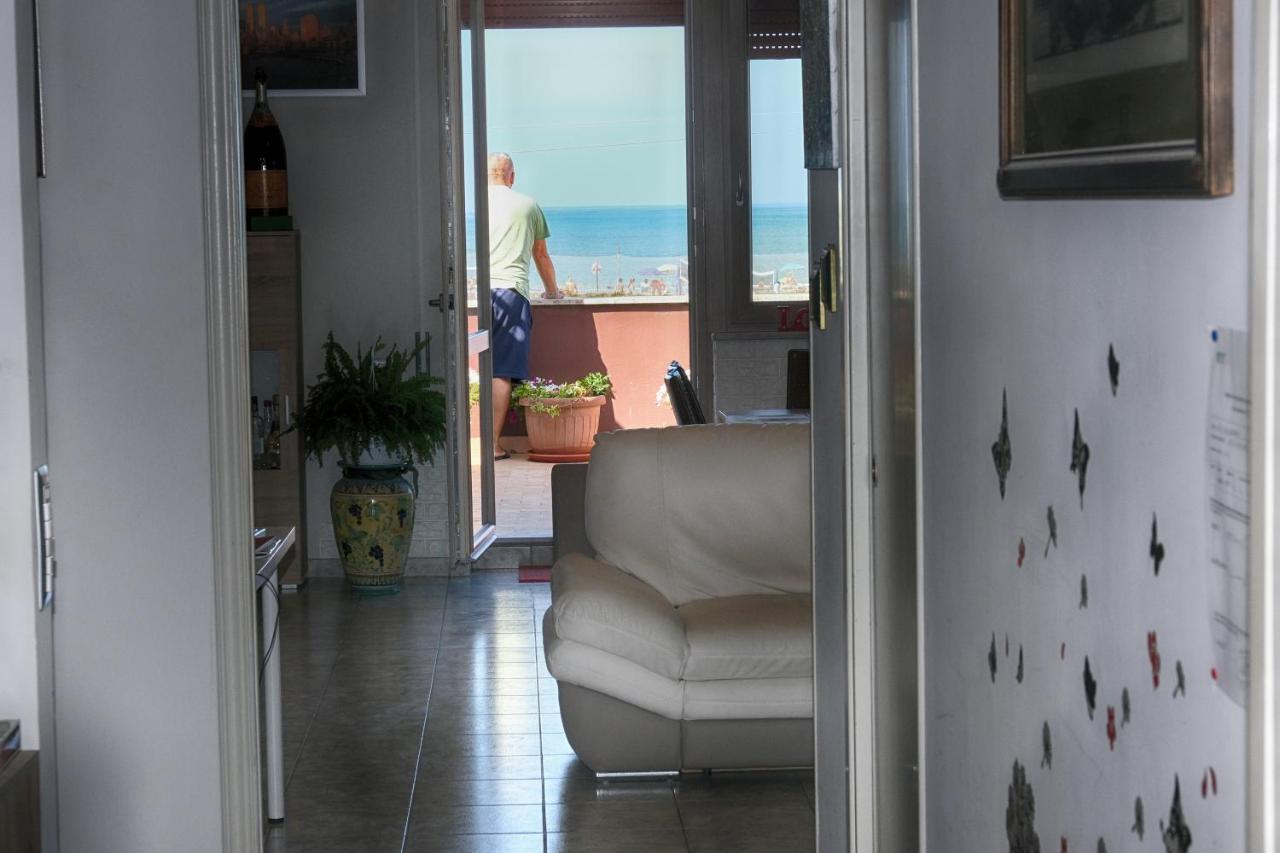 Bb Fly And Beach Fiumicino Exterior photo